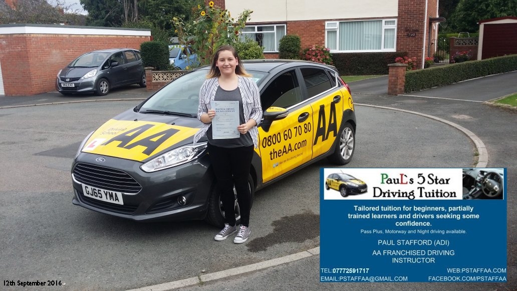 First time test pass pupil Melissa Fitzmaurice in hereford with Paul's 5 star driving tuiition
